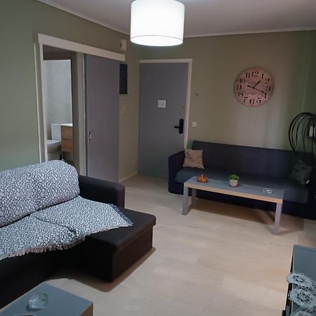Comfortable Beachfront Apartment Loutraki  Exterior photo
