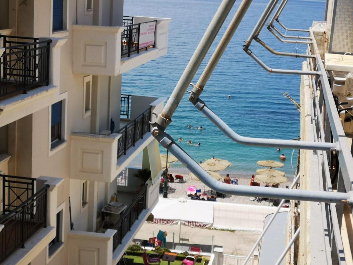 Comfortable Beachfront Apartment Loutraki  Exterior photo